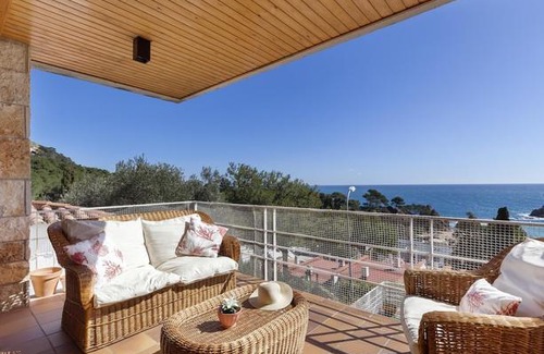 Tossa de Mar House | Lets Holidays Sailor House with Sea Views