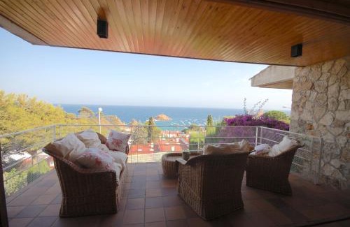 Tossa de Mar House | Lets Holidays Sailor House with Sea Views
