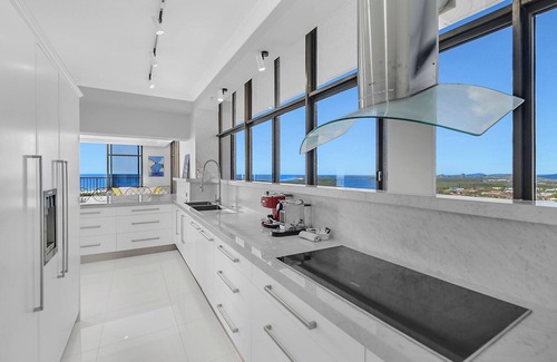 Tweed Heads Apartment | Level 24 Penthouse - SeaScape - Ocean facing with Rooftop Pool