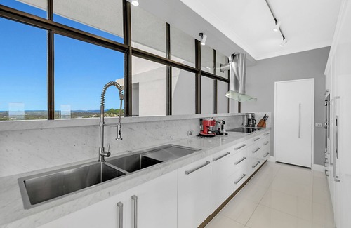 Tweed Heads Apartment | Level 24 Penthouse - SeaScape - Ocean facing with Rooftop Pool