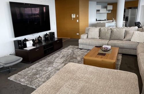 Broadbeach Apartment | Level 31- 4 Bed Broady Lux Oracle Sub pent sleep 9 + child