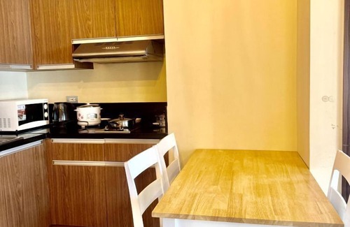Pasay Condo | Levi & Moon's Chill with beautiful view