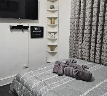 Pennsauken Apartment | Lewis Carrier T
