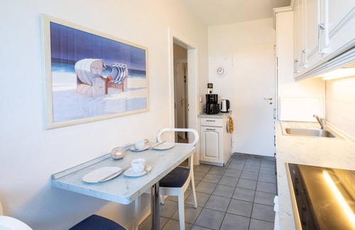 Wenningstedt-Braderup House | LH Bremer Strasse, Hausteil 3 - Schönes Ferienhausteil Unter Reet mit ca. 90 m² und 4 Zimmern, für