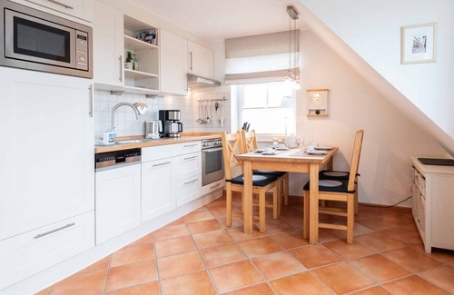 Wenningstedt-Braderup Apartment | LH Heidegrund, App.3 - 3-room vacation apartment close to the beach with approx. 53 m², for up to