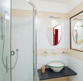 Salario House | LHG Comfy Rooms