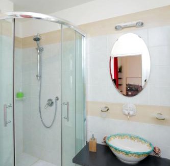 Salario House | LHG Comfy Rooms