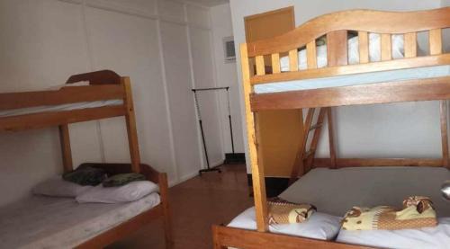 Puerto Princesa City Centre Bed & Breakfast | Liam's Transient House