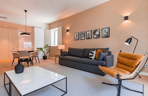 Sao Jose Apartment | Liberdade Elegance W/Rooftop Pool by LovelyStay