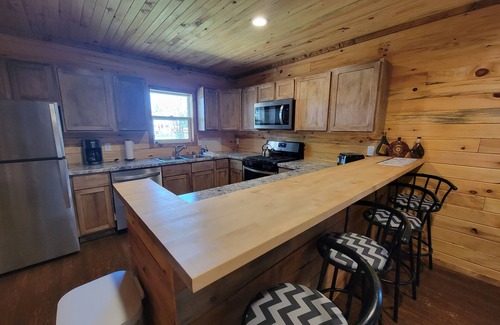 Au Train House | Liberty Cabin, 3 blocks from Lake Superior, near Pictured Rocks and trail access