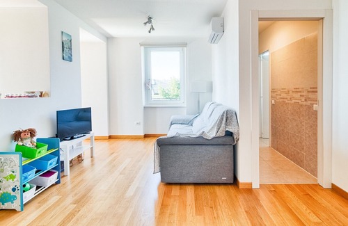 San Giovanni-Chiadino-Rozzol Apartment | Liberty on the Gulf! Modern & Cozy Apt x6