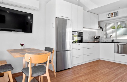 Mount Maunganui Cottage | License to Chill - Mt Maunganui Holiday Apartment