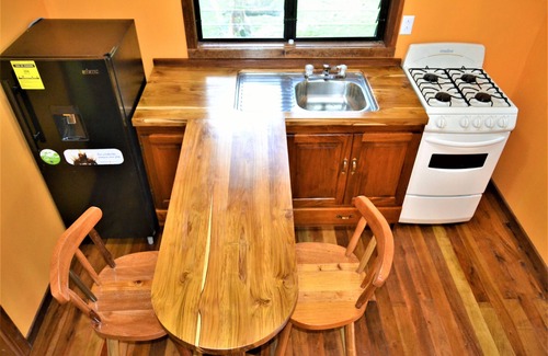 San Ignacio Cabin | Licensed 2 bedroom cabin Close to San Ignacio, local dining, and adventure tours