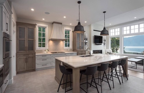 Central Okanagan House | Licensed Lakeside with Pool, 5 bath full house