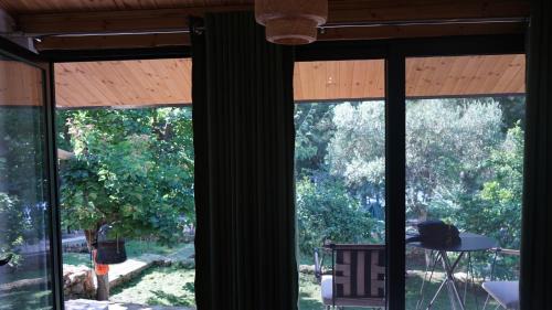 Himare Apartment | Life on Green