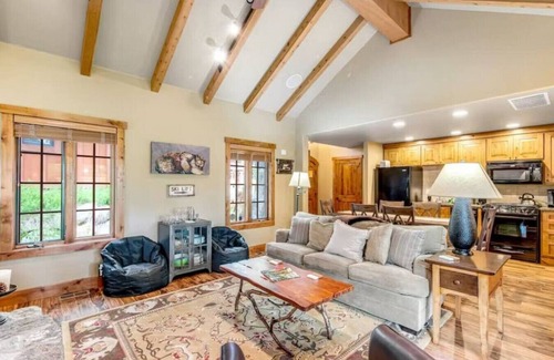 Tamarack Resort Apartment | Lift Side Chalet .