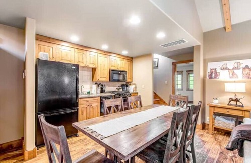 Tamarack Resort Apartment | Lift Side Chalet .
