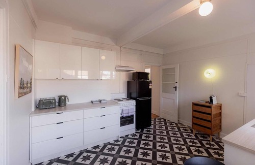 Trevallyn Apartment | Light and Bright Trevallyn Stay with River Views