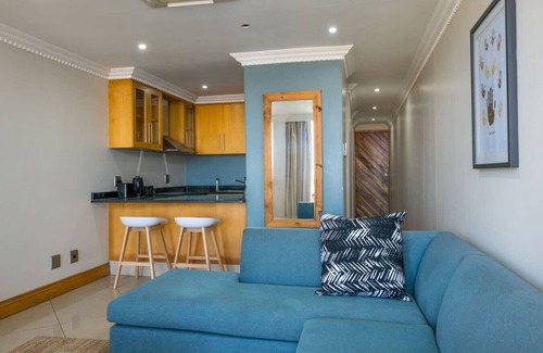 Durban Point Apartment | Light and Lovely Gem G710