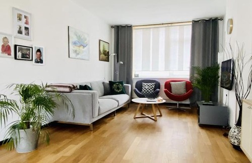 Arnhem House | Light and Spacious Gateway House