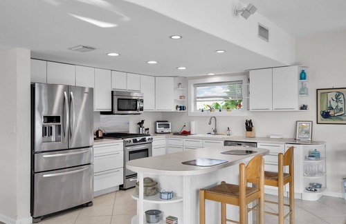 Key Largo House | Light & Bright 2-Bedroom Home + Office, Oceanside Canal, MM105, Upper Key Largo
