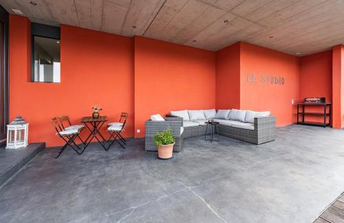 Oberhofen am Thunersee Apartment | Light-filled studio with panoramic views