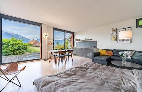 Oberhofen am Thunersee Apartment | Light-filled studio with panoramic views