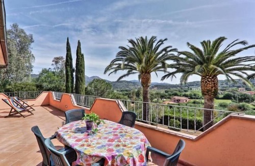 Capoliveri Villa | Light-flooded apartment with balcony - 3-room apartment Wanna