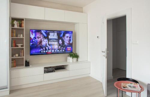 Nivy Apartment | Light Room by Zoom Apartments