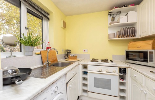 Evelyn Apartment | Light Studio Flat - Surrey Quays!