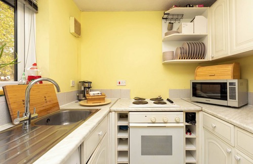 Evelyn Apartment | Light Studio Flat - Surrey Quays!