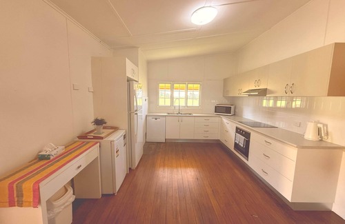 Yamba House | Lighthouse Cottage Pilot Hill