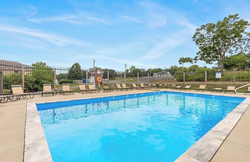 Kimberling City House | Lighthouse Lodge #4 – Lakefront Home & Boat Slip Access