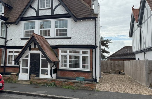 Dovercourt Apartment | Lighthouse Lodge by the sea