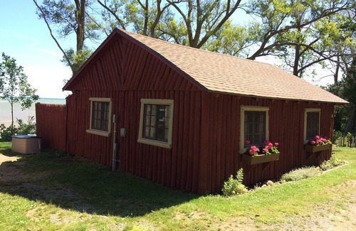 Port Hope Cabin | Lightkeepers Vintage Cabin 8
