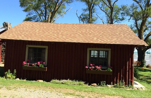 Port Hope Cabin | Lightkeepers Vintage Cabin 8