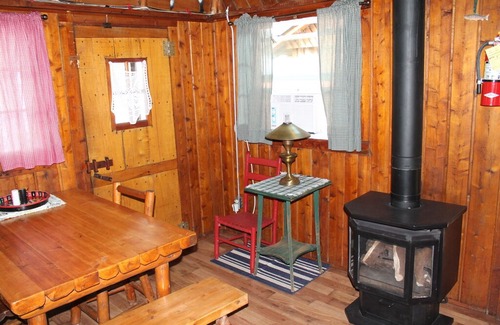 Port Hope Cabin | Lightkeepers Vintage Cabin 2