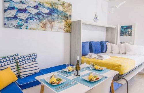 Little Venice Apartment | Like a white seagull in Mykonos!