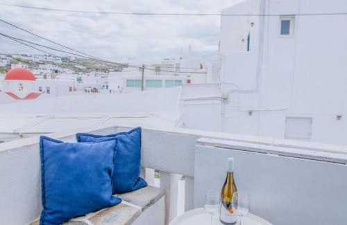 Little Venice Apartment | Like a white seagull in Mykonos!