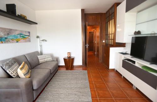 Carcavelos Apartment | Like-home-T1 Apt-Sea View, near the beach
