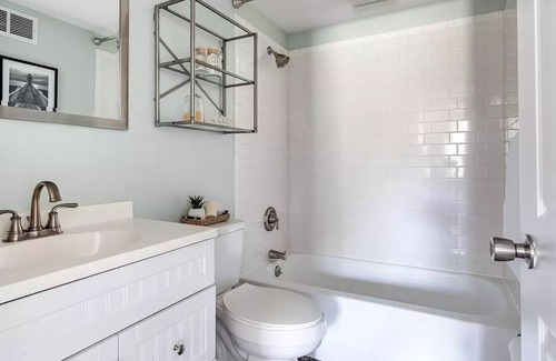 Fairfax Cottage | Like New 3 BDR Cottage in Mariemont OH