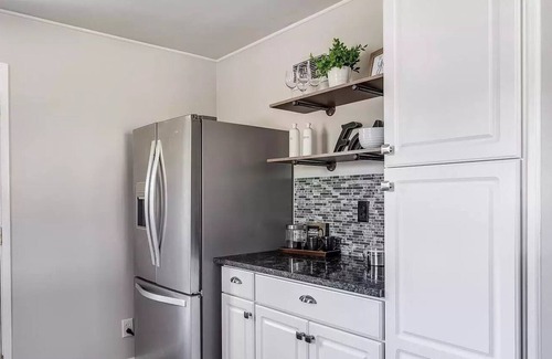 Fairfax Cottage | Like New 3 BDR Cottage in Mariemont OH