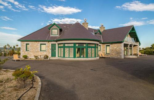 Ballyliffin House | Like walking into a fantastic novel at Inishowen House