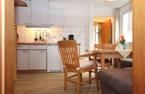 Zingst Apartment | Likedeeler 5, vacation apartment in the center of Zingst