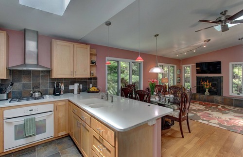 Volcano House | Liko Lehua Cottage in Volcano, Sleeps 2-4