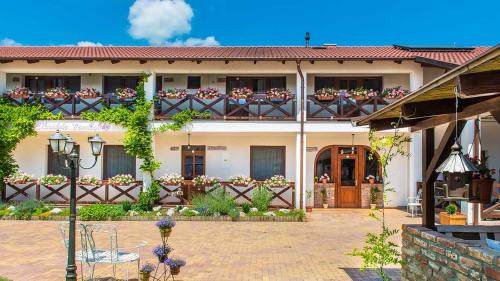 Hosszupalyi House | Lilaakác Vendégház