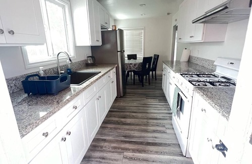 Old Town Apartment | LiLBettys Cottage 1-bedroom apartment in serene Torrance with AC, WiFi