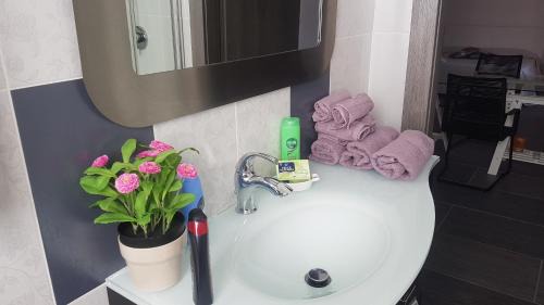 Gela Bed & Breakfast | Lilium In B&B
