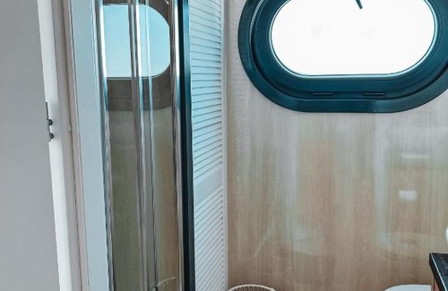 Polich Boat Rental | Lilly das Hausboot