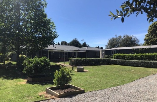 Robertson House | Lillyview Cottage - Robertson